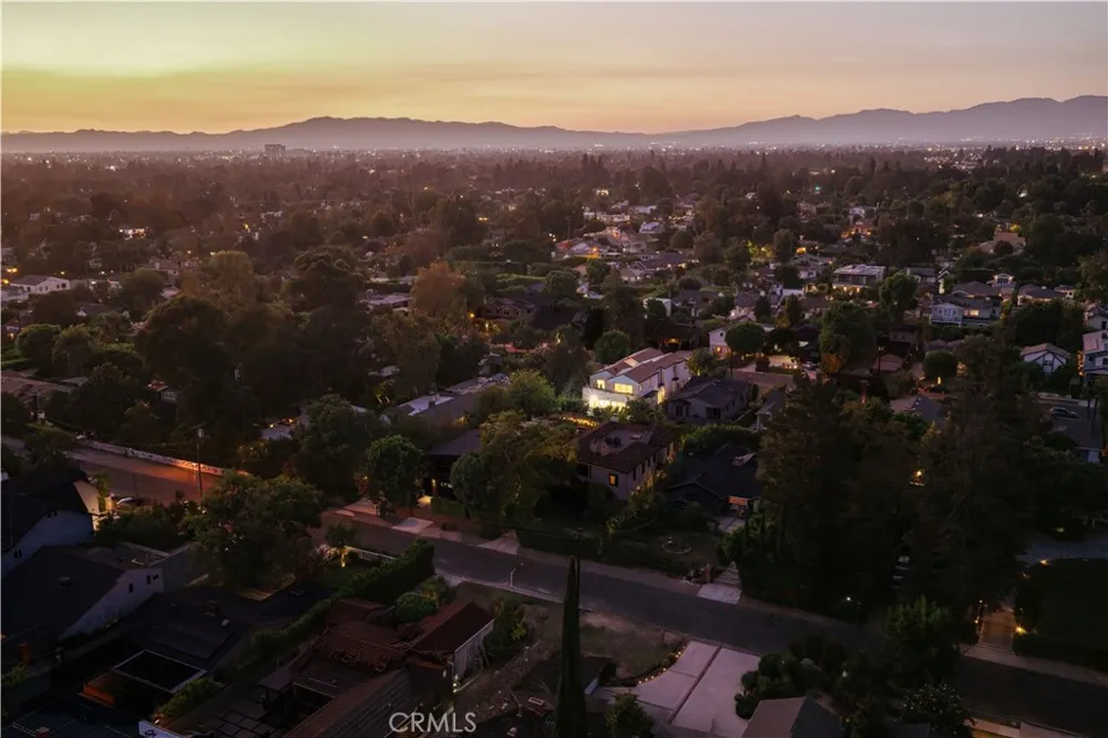 13218 Hesby Street Sherman Oaks, CA 91423