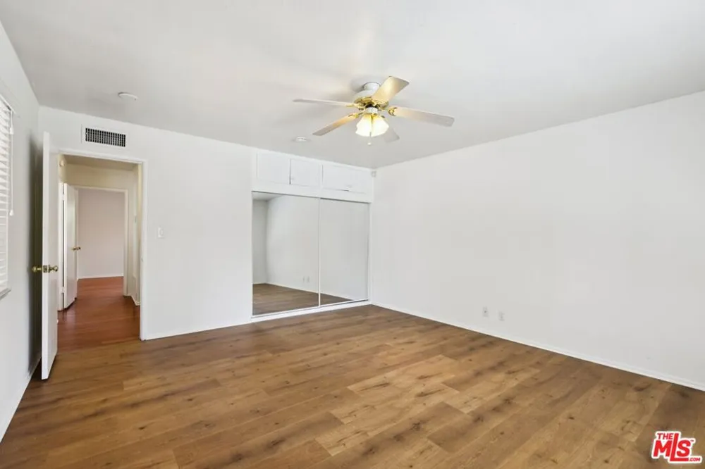 6727 Orion Avenue Van Nuys, CA 91406