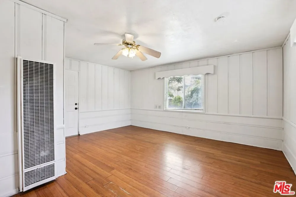 6727 Orion Avenue Van Nuys, CA 91406