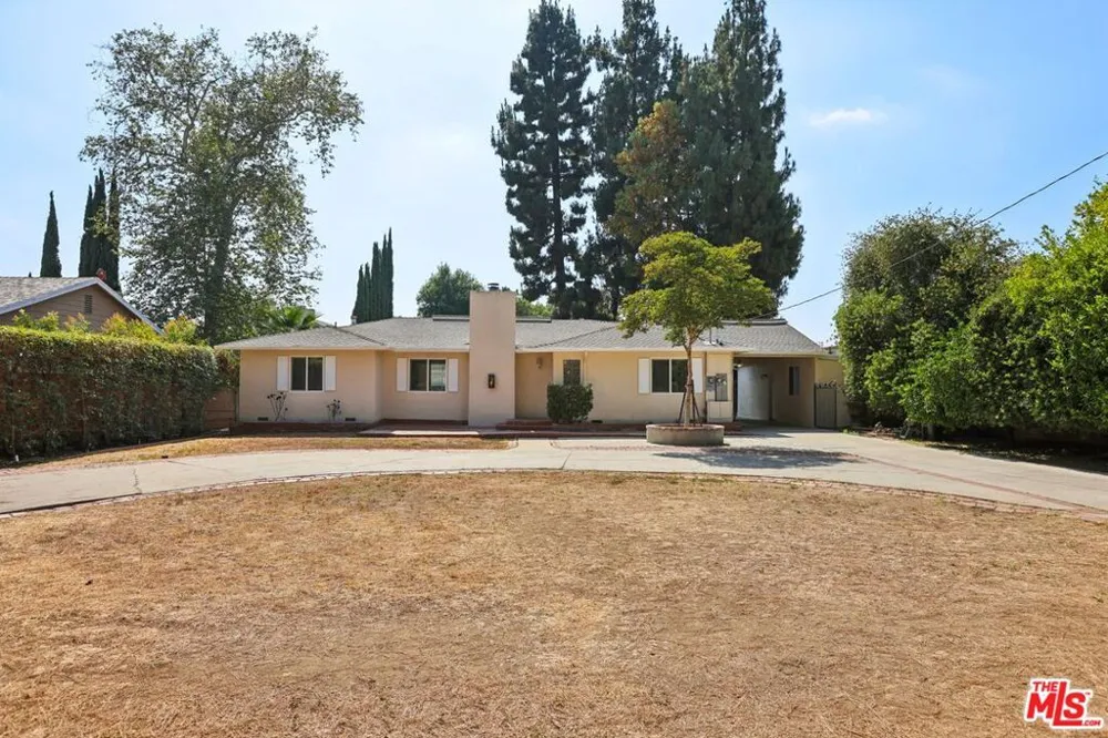 6727 Orion Avenue Van Nuys, CA 91406