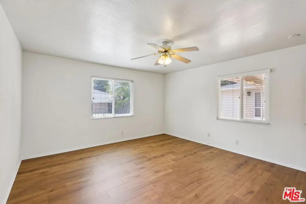 6727 Orion Avenue Van Nuys, CA 91406