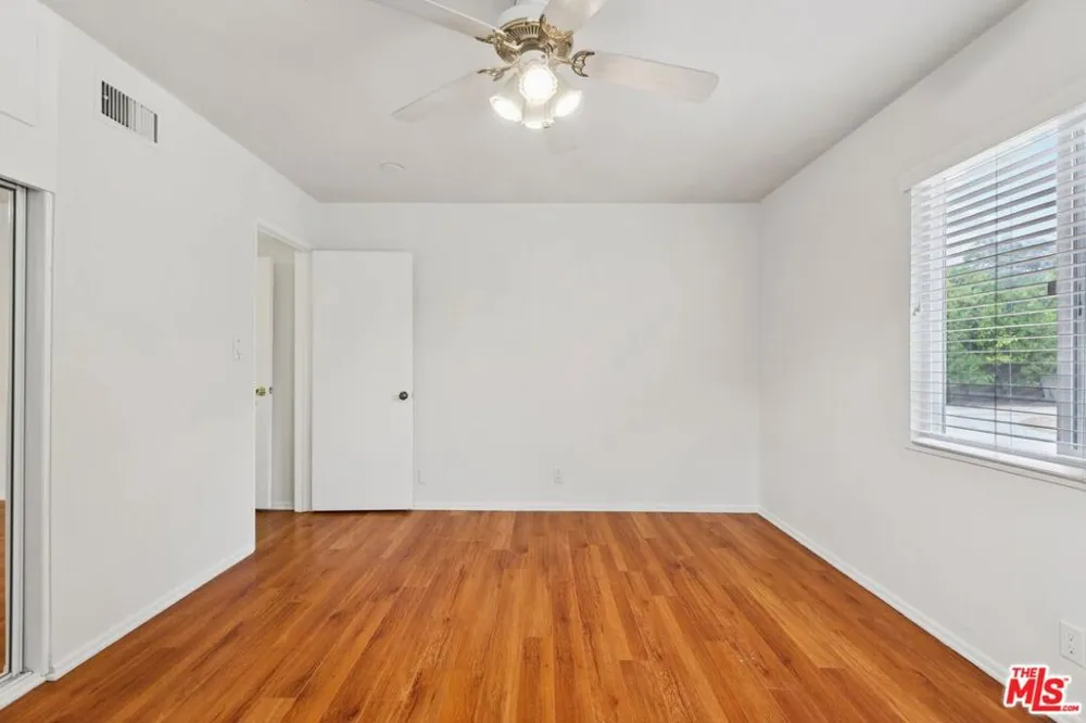 6727 Orion Avenue Van Nuys, CA 91406