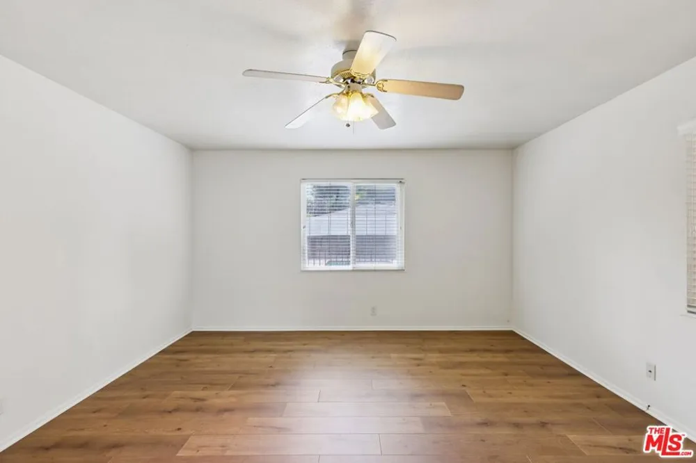 6727 Orion Avenue Van Nuys, CA 91406
