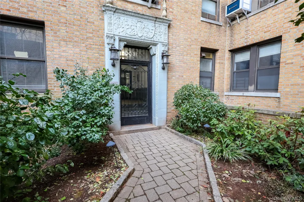 14809 Northern Boulevard #5J Flushing, NY 11354