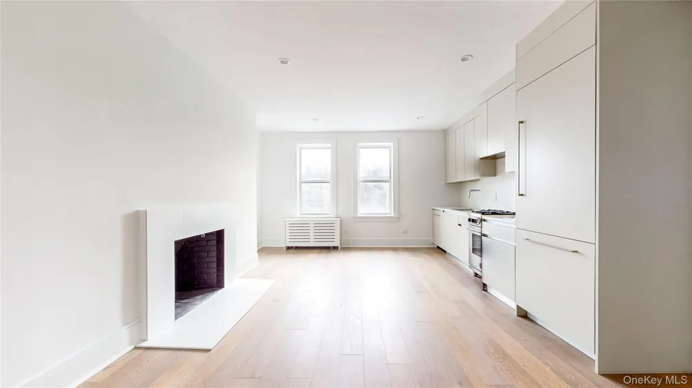 14809 Northern Boulevard #5J Flushing, NY 11354