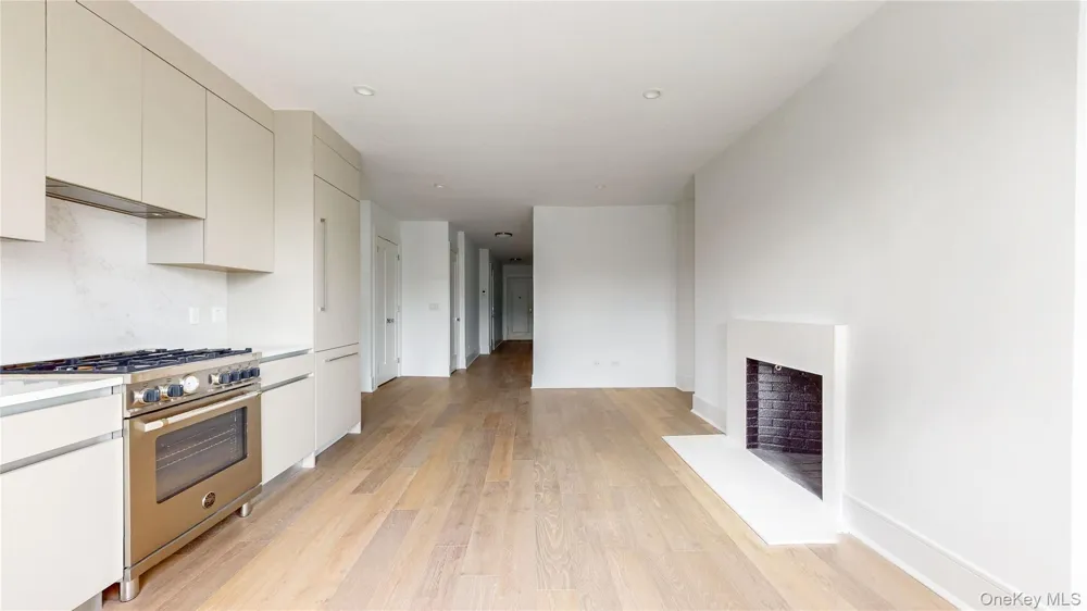 14809 Northern Boulevard #5J Flushing, NY 11354