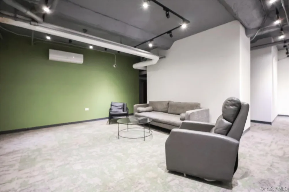 14809 Northern Boulevard #5J Flushing, NY 11354