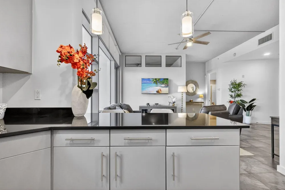 365 SE 6th Avenue #309 Delray Beach, FL 33483
