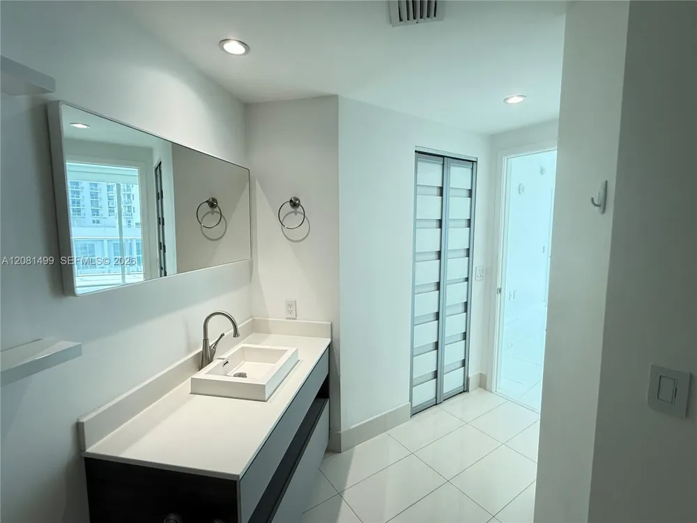 1100 S Miami Ave #1210 Miami, FL 33130