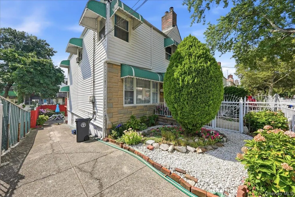 4027 Grace Avenue Bronx, NY 10466