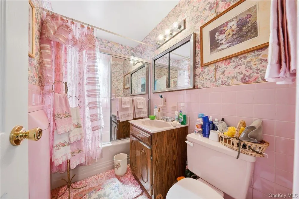 4027 Grace Avenue Bronx, NY 10466
