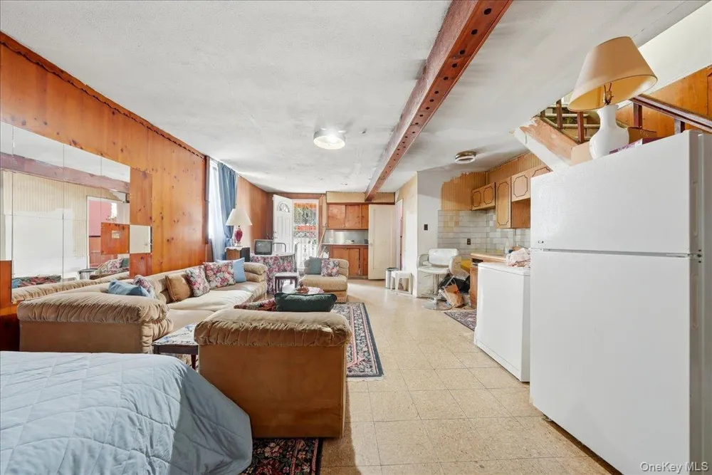 4027 Grace Avenue Bronx, NY 10466