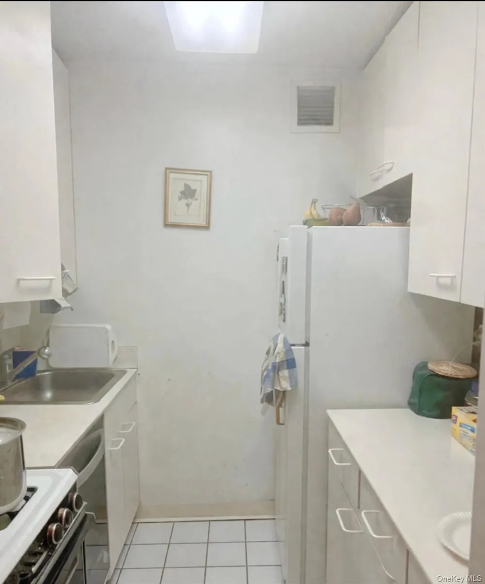 330 E 38th Street #10C New York (Manhattan), NY 10016