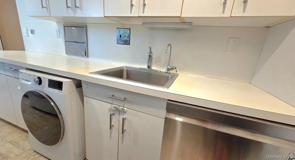 163-70 17th Avenue #Upper Level Whitestone, NY 11357
