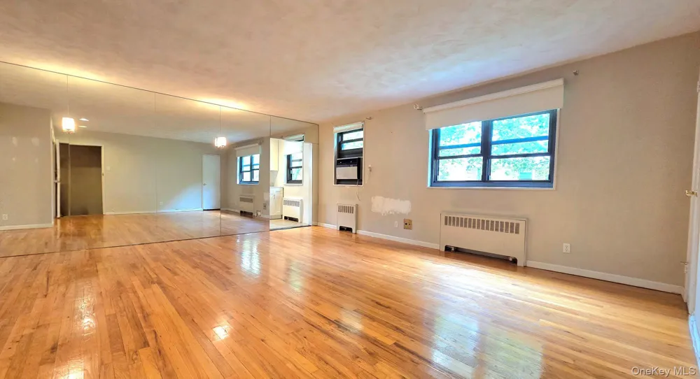 163-70 17th Avenue #Upper Level Whitestone, NY 11357