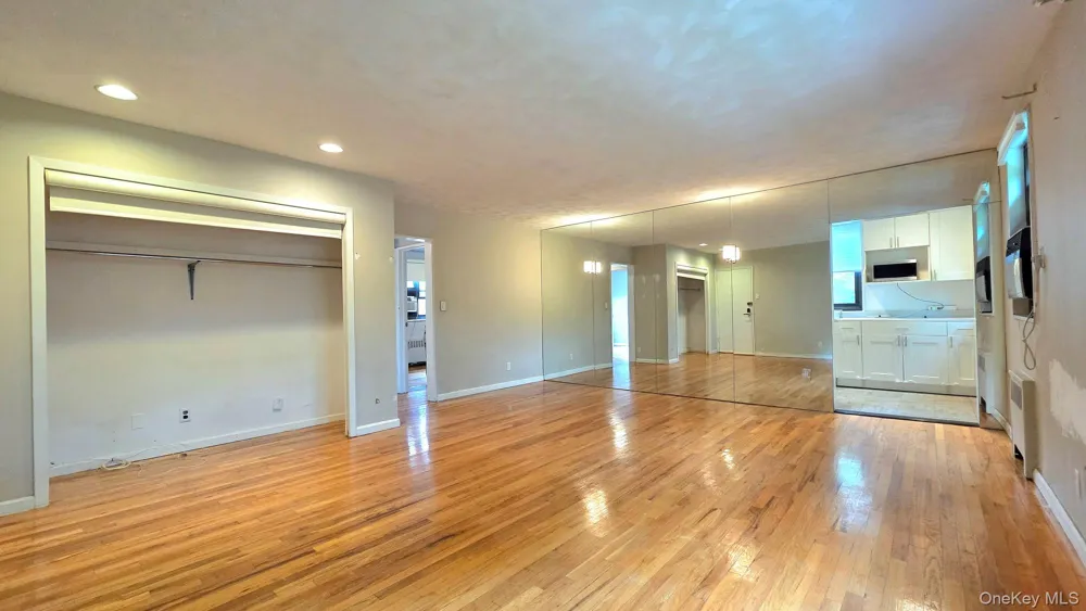 163-70 17th Avenue #Upper Level Whitestone, NY 11357