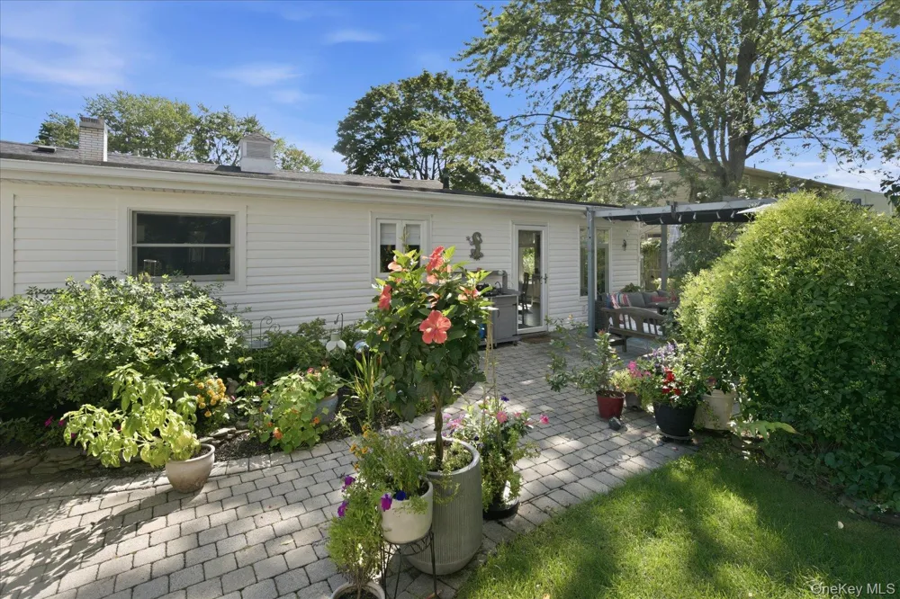 4 Fairlane Drive Selden, NY 11784