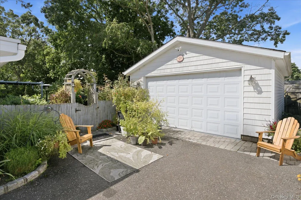4 Fairlane Drive Selden, NY 11784