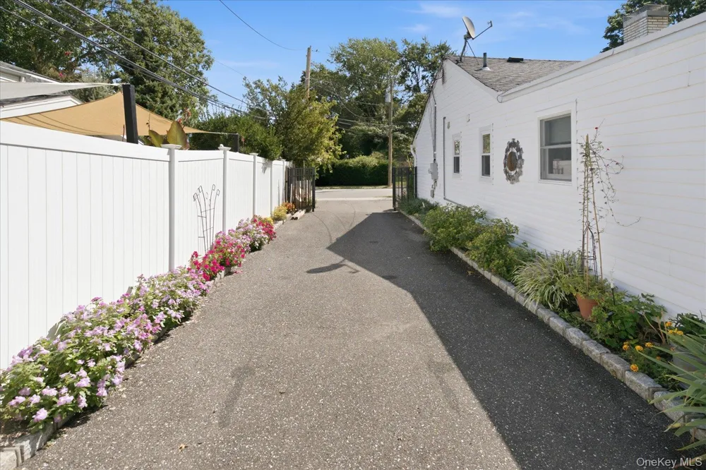 4 Fairlane Drive Selden, NY 11784