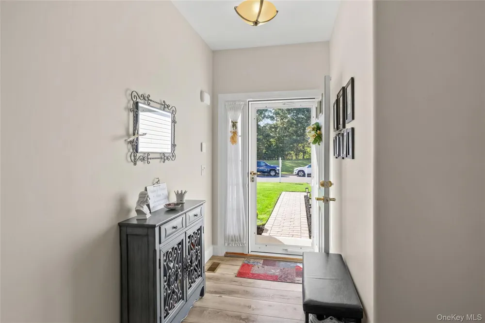 32 Pondview Circle Shirley, NY 11967