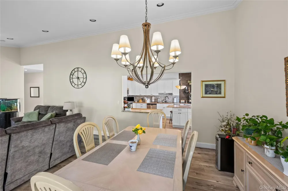 32 Pondview Circle Shirley, NY 11967