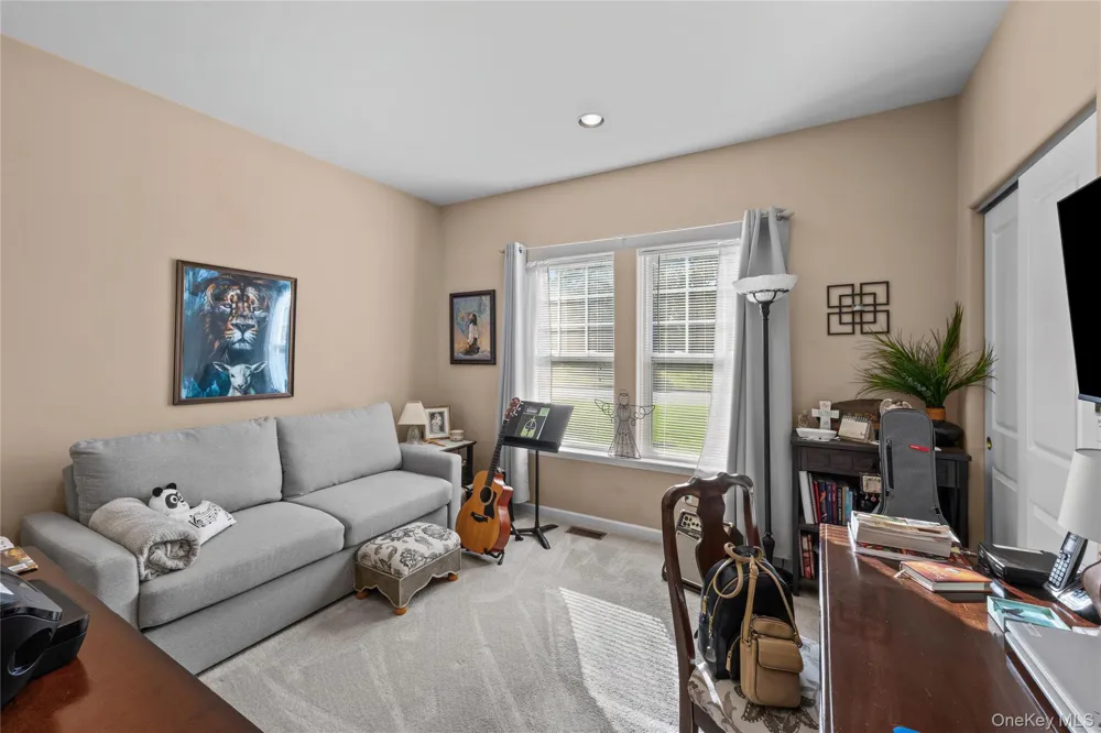 32 Pondview Circle Shirley, NY 11967