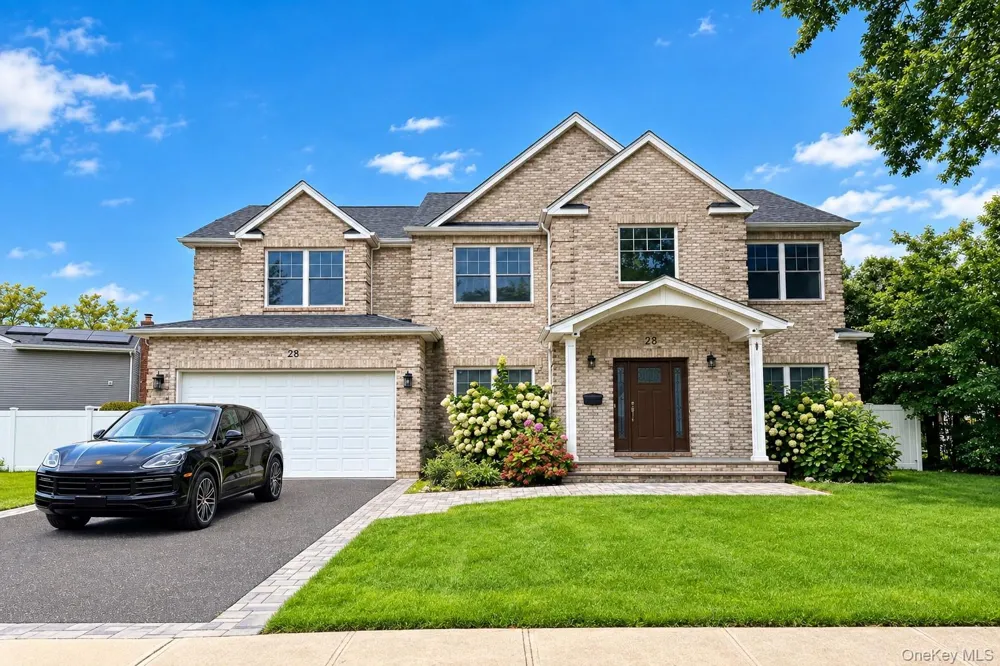 28 E Fern Dr Jericho, NY 11753