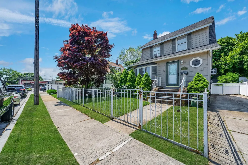 426 Midwood Avenue Bellmore, NY 11710