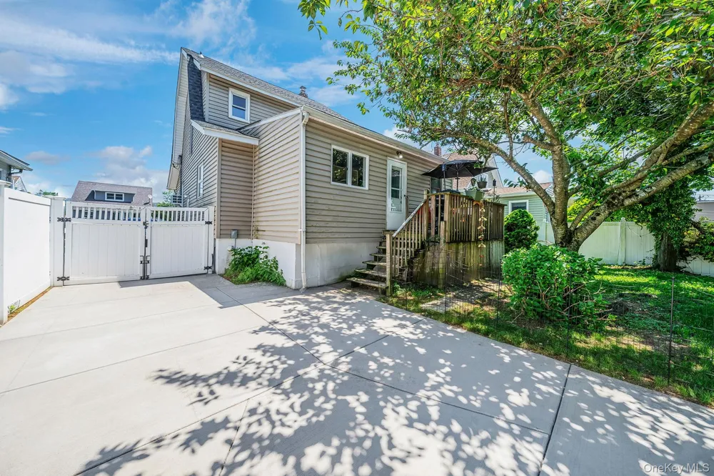 426 Midwood Avenue Bellmore, NY 11710