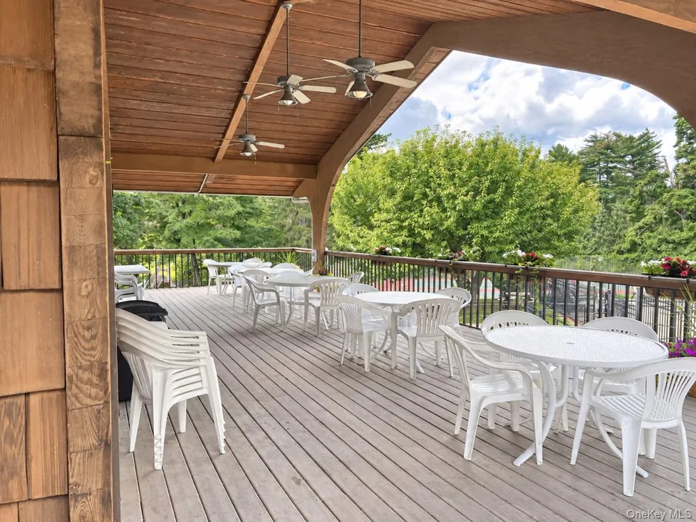 14 Powder Horn Way Tarrytown, NY 10591
