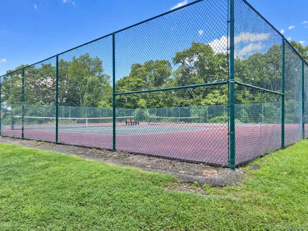 14 Powder Horn Way Tarrytown, NY 10591