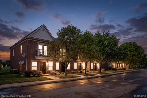 281 E Palmer Street #7