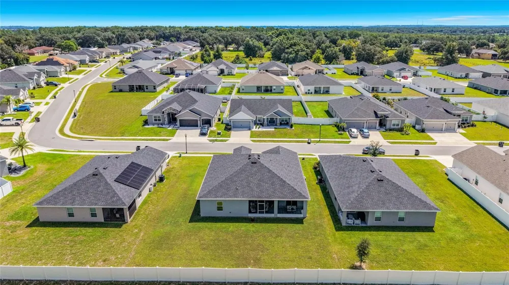 1069 SANDPIPER LOOP Winter Haven, FL 33881