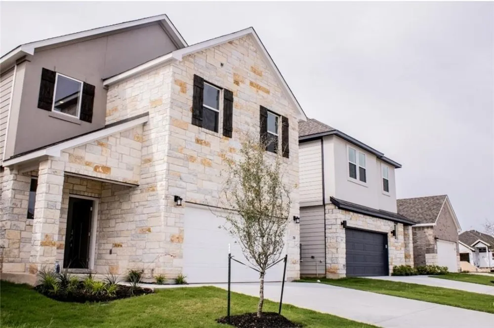 208 Langhorne Bend Liberty Hill, TX 78642