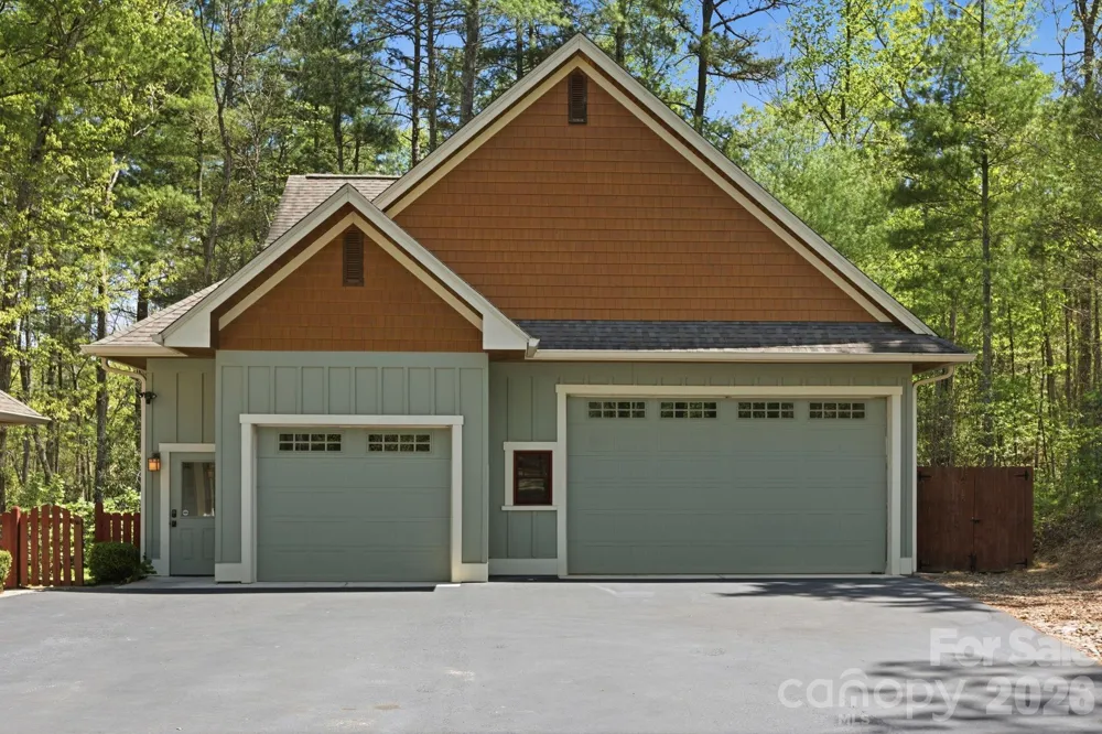 31 Ashbrook Meadows Fletcher, NC 28732
