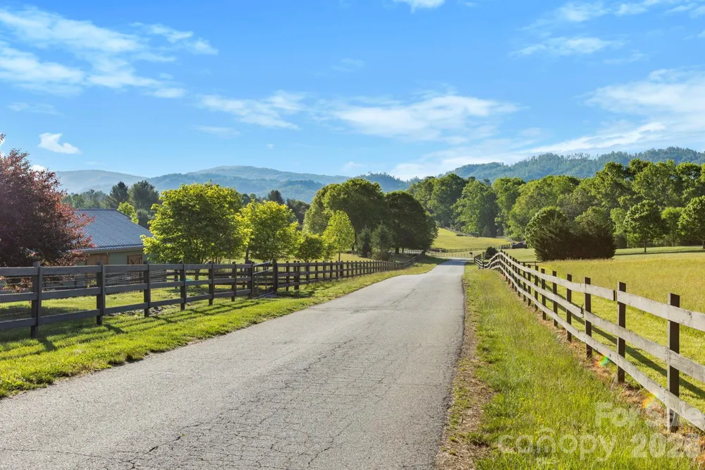 31 Ashbrook Meadows Fletcher, NC 28732