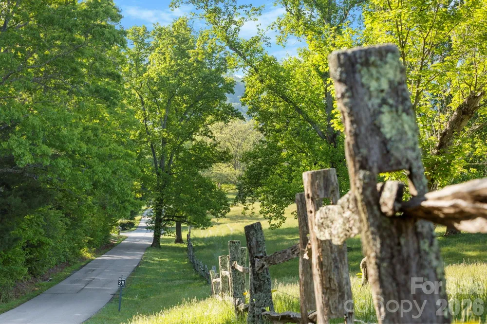 31 Ashbrook Meadows Fletcher, NC 28732