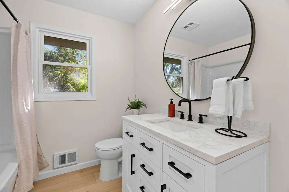 9068 Rice Lake Road Maple Grove, MN 55369