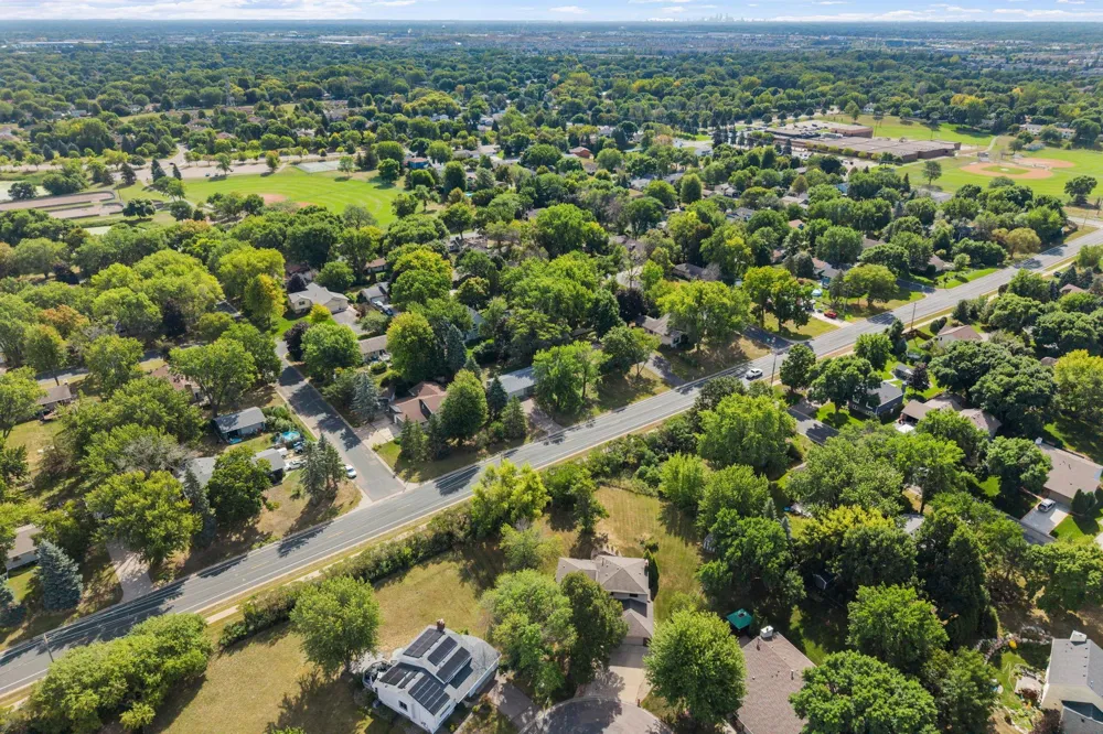 9068 Rice Lake Road Maple Grove, MN 55369
