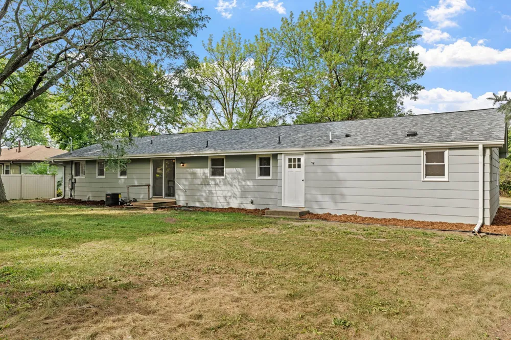 9068 Rice Lake Road Maple Grove, MN 55369