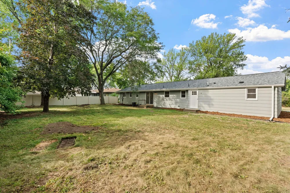 9068 Rice Lake Road Maple Grove, MN 55369