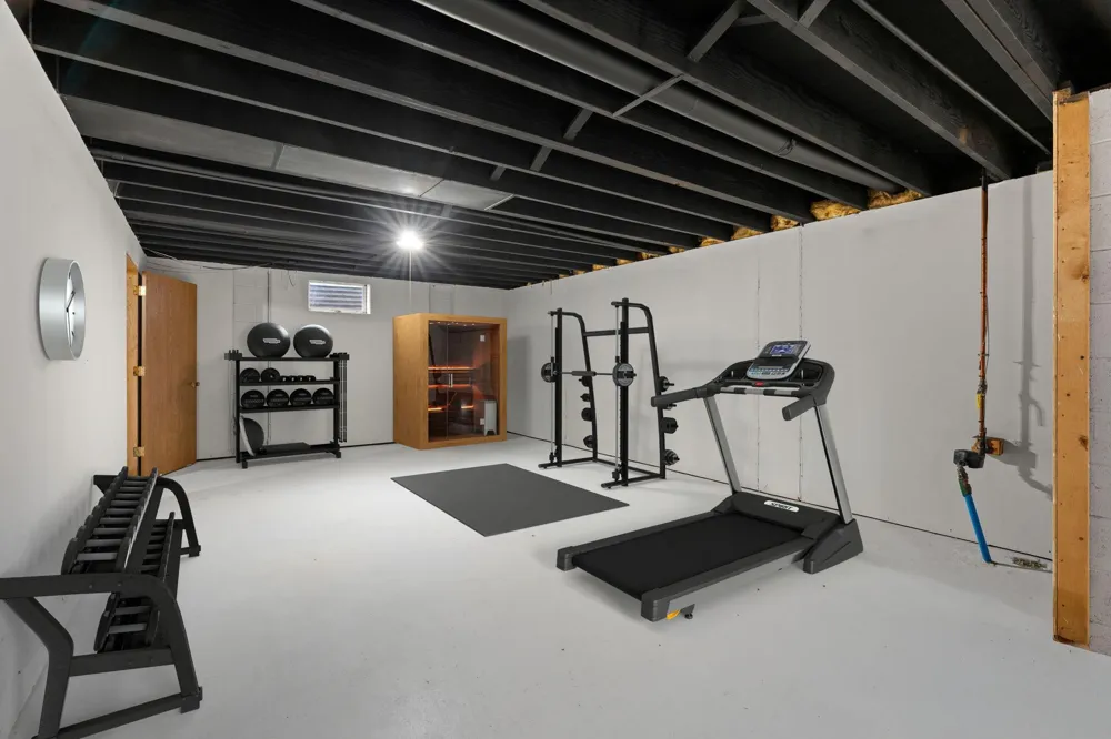 9068 Rice Lake Road Maple Grove, MN 55369