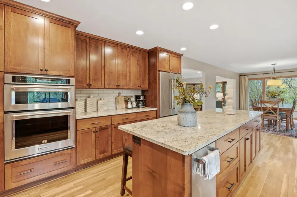 5811 Shannon Drive Edina, MN 55439