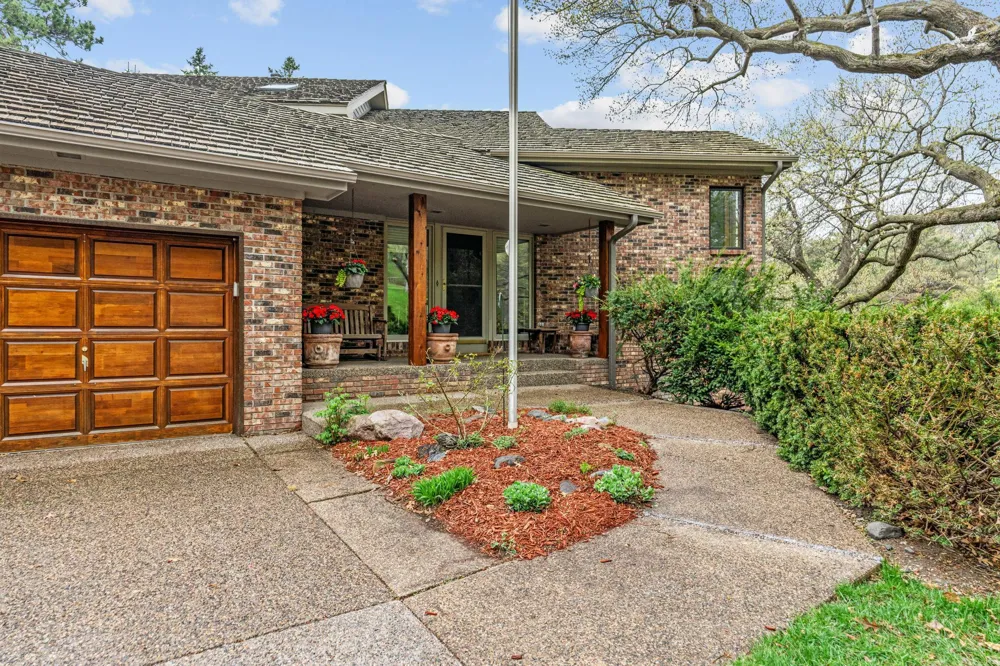 5811 Shannon Drive Edina, MN 55439