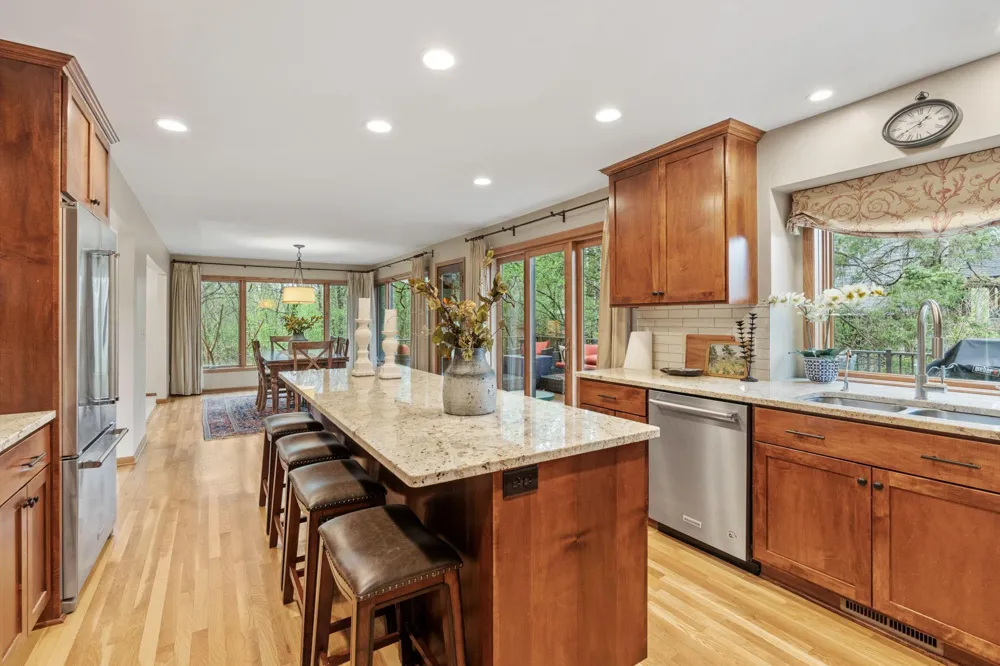 5811 Shannon Drive Edina, MN 55439