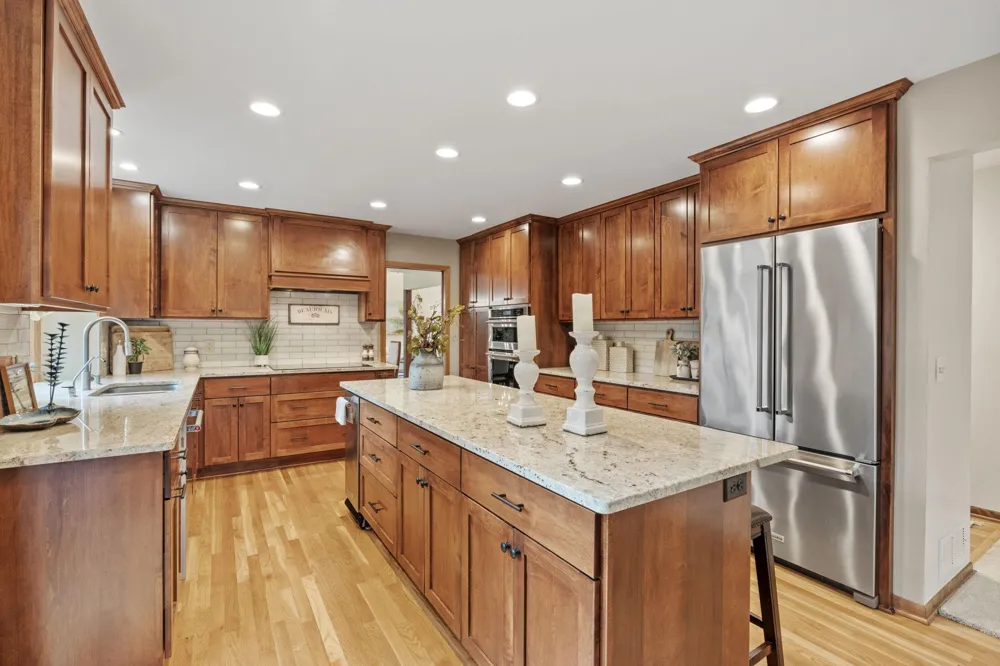 5811 Shannon Drive Edina, MN 55439