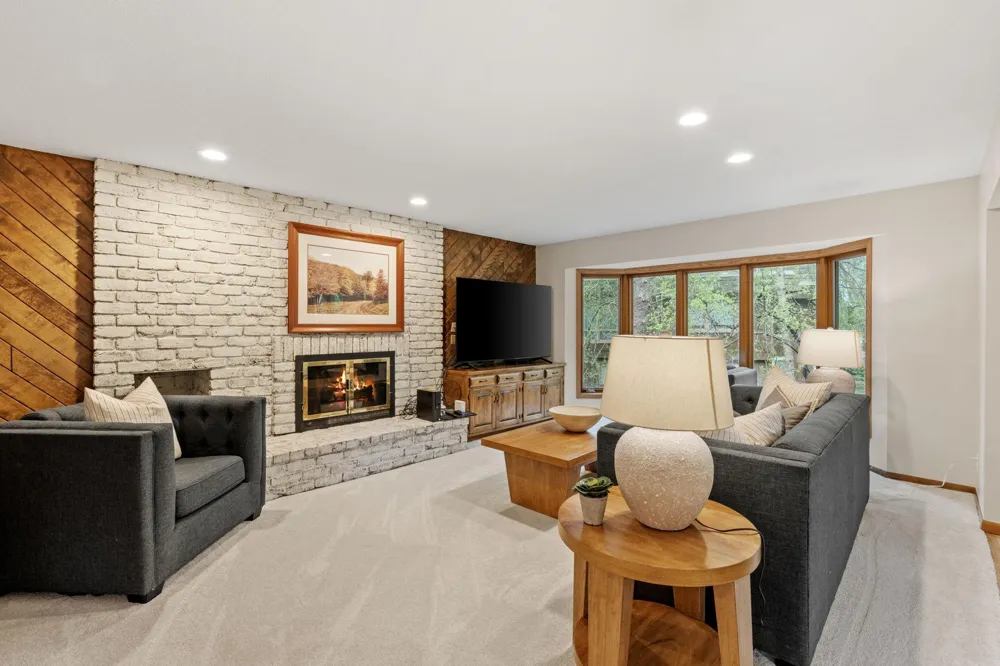 5811 Shannon Drive Edina, MN 55439