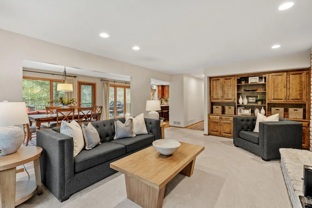 5811 Shannon Drive Edina, MN 55439