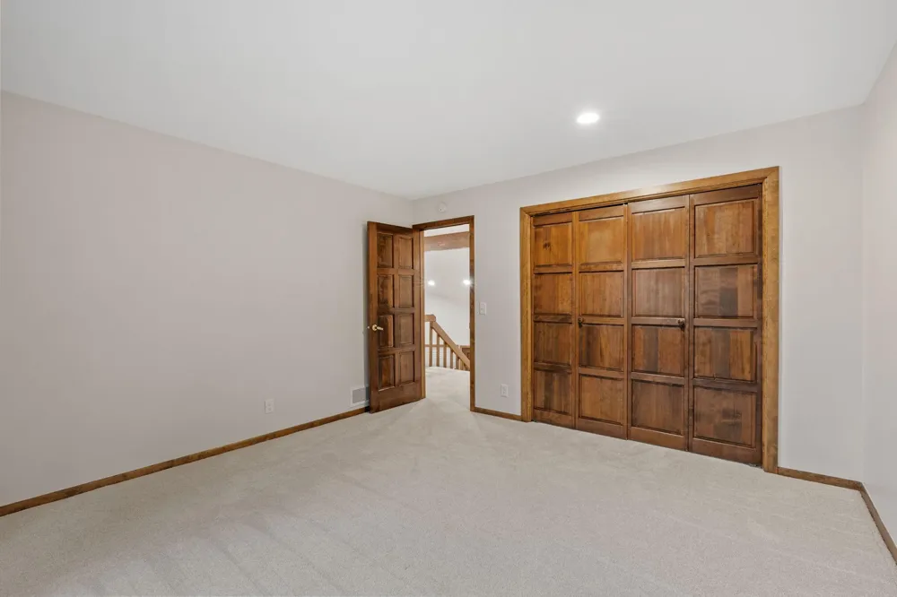 5811 Shannon Drive Edina, MN 55439