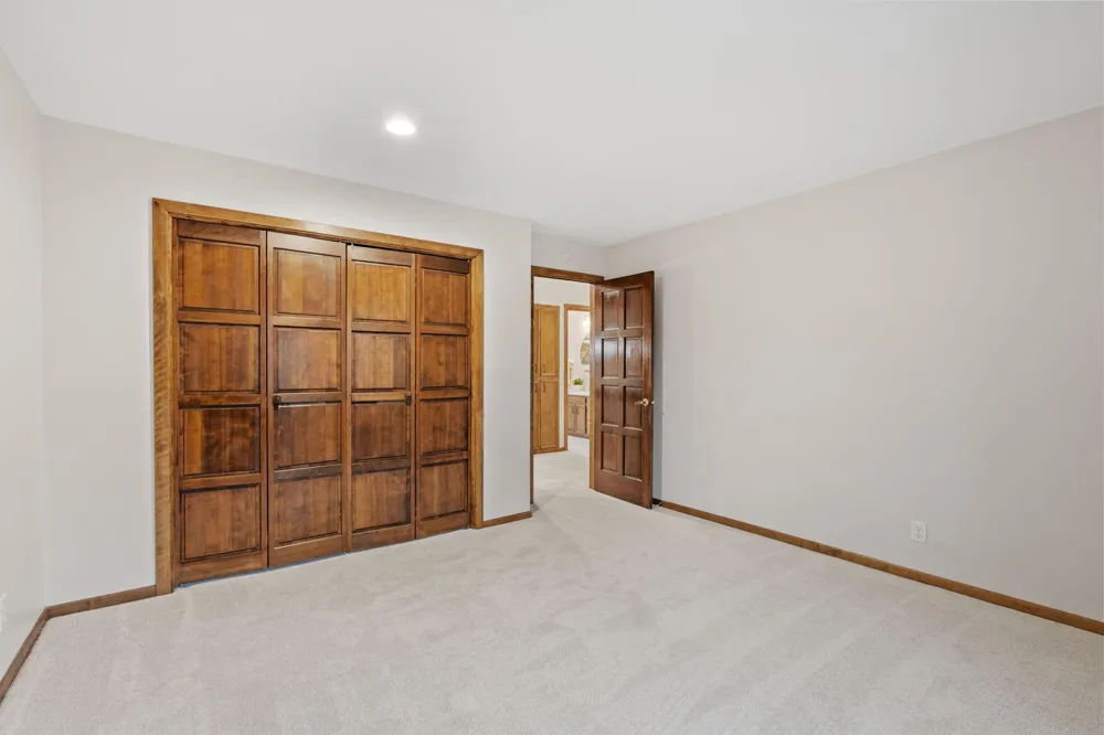5811 Shannon Drive Edina, MN 55439